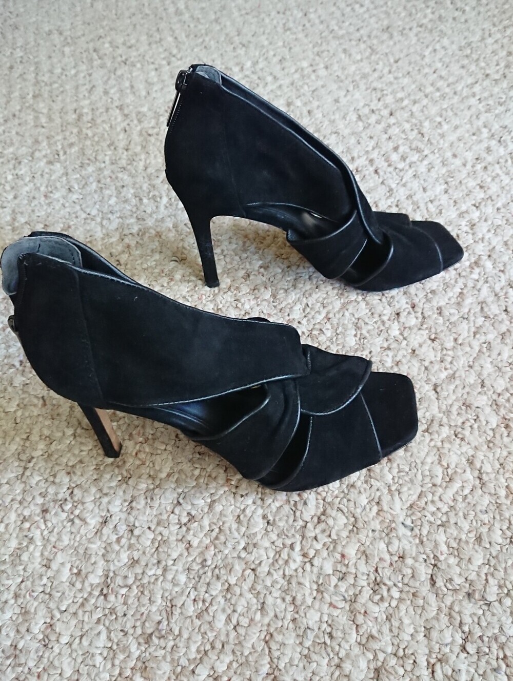 Veronica Beard black suede Aerin heels size 7